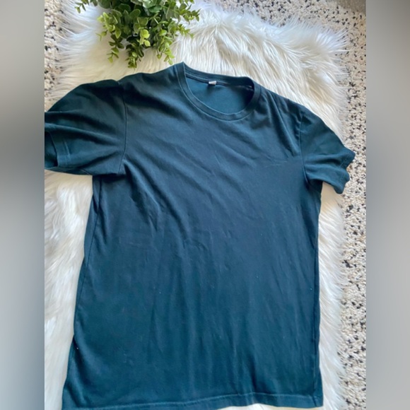 *Sold* Men’s UniQlo Tee - Picture 4 of 4